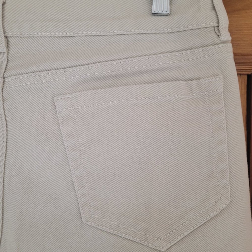 Stretch Denim Stretchy High Rise Bermuda Shorts By Denim & Co. Size 8 - Picture 5 of 11